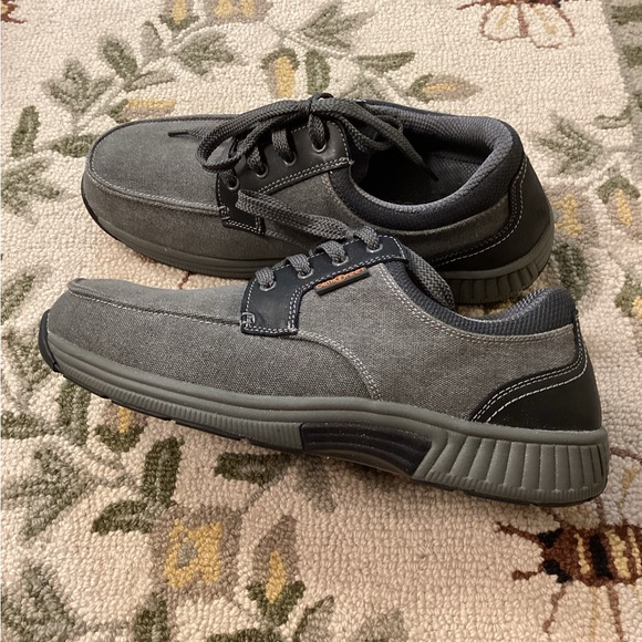 Orthofeet Men’s, casual lace shoes.  Gray size 11.5 wide. - Picture 3 of 5